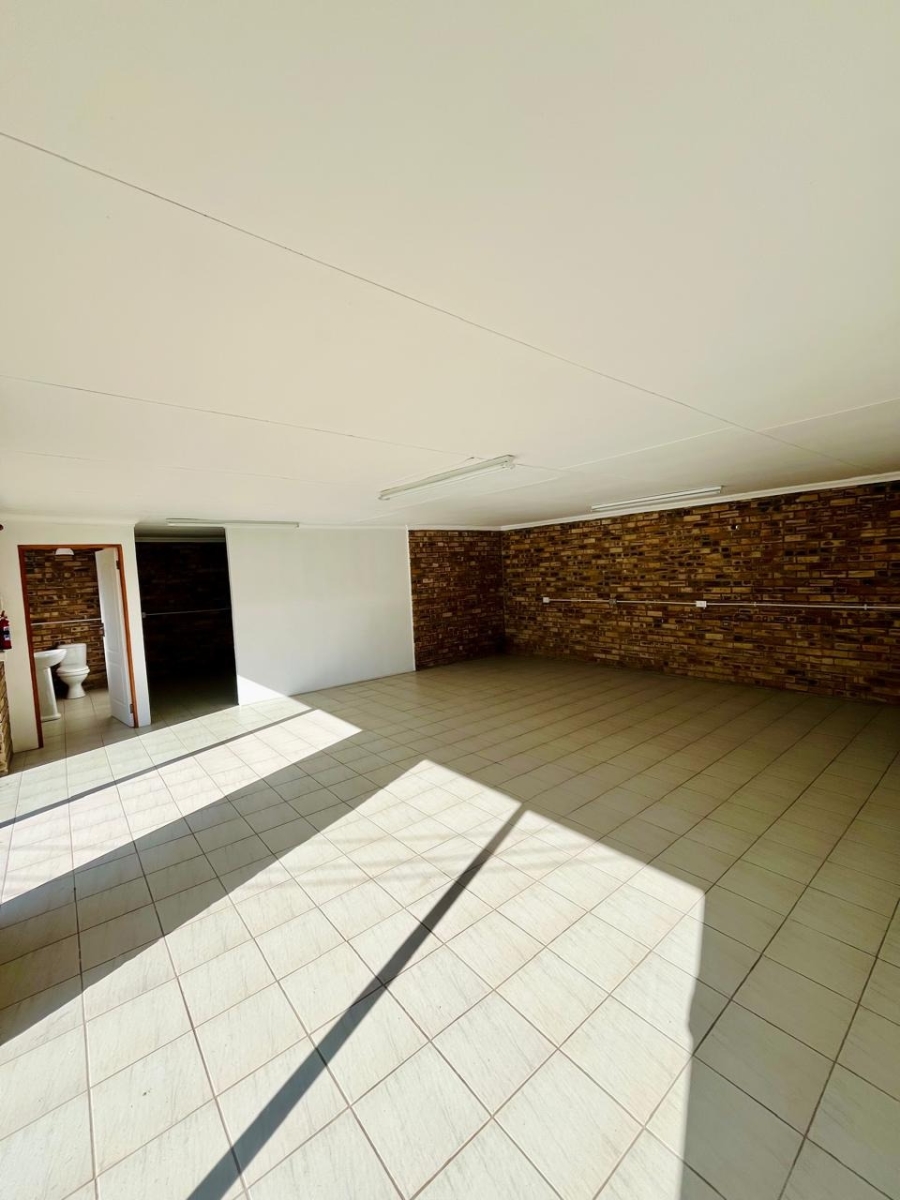 4 Bedroom Property for Sale in Flamwood North West